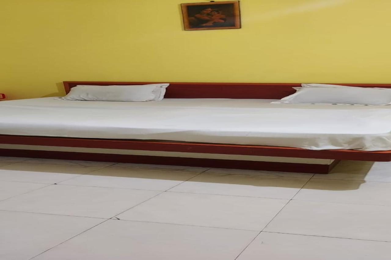 Spot On 73926 Hotel Anjanaa Puri Exterior foto